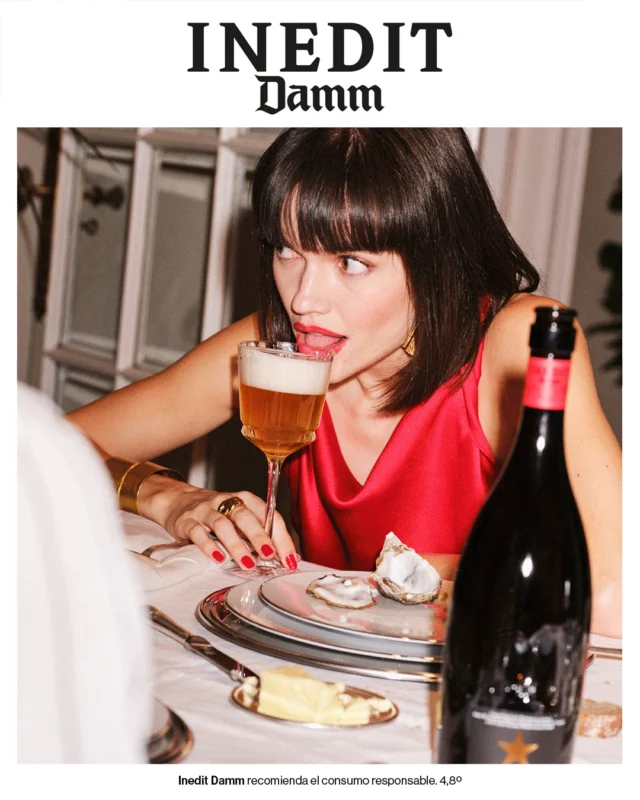 今年の母の日は、ちょっと贅沢な美食のための究極のプレミアムビール「イネディット」を贈ってみませんか🎁
イネディットは、スペインの伝説的な三つ星レストラン エル・ブジのシェフと、スペインNo.1ビールメーカー ダムが「シャンパーニュの代わりになるビール」をコンセプトに造られました。
繊細でフルーティーな香りと、なめらかで上品な口当たりはワイングラスで楽しむとその真価を発揮します🥂
特別な日のディナーにはもちろん、午後のリラックスタイムや、フルーツと一緒に楽しむのも素敵ですよ。
いつもの食卓が、たちまち華やかで特別な空間に変わります。#都光 #tokotrading #ワイン #ビール #ウイスキー #スピリッツ #ジン #ラム #テキーラ #リキュール #イネディット #母の日 #母の日ギフト #プレミアムビール